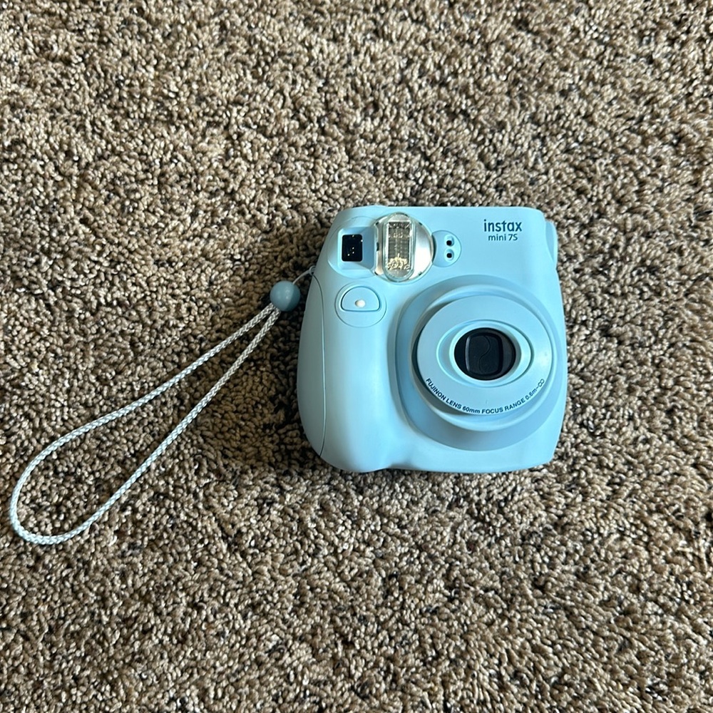 Instax mini 7s polaroid camera